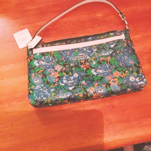 Coach Handbags - Coach Leila posey pop out pouch